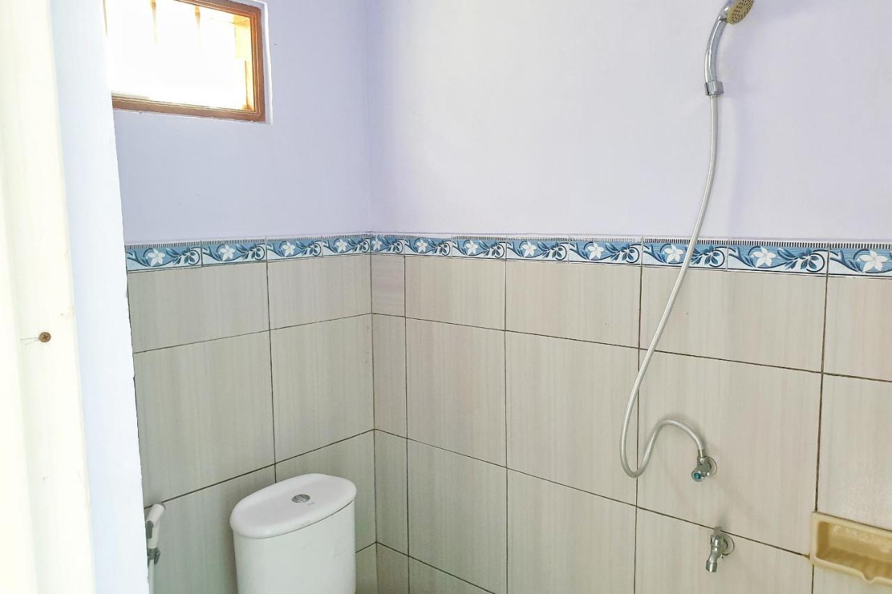 Oyo 90328 Penginapan A3 Probolinggo Dış mekan fotoğraf